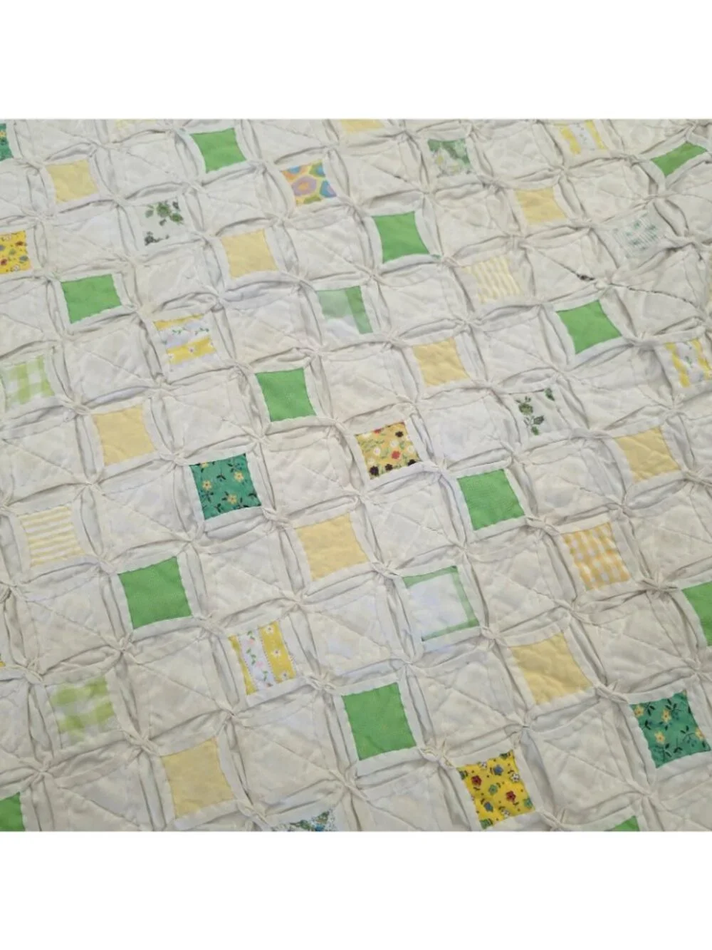 Vintage Handmade Cathedral Window Cutter Quilt Green Yellow 88 x 59